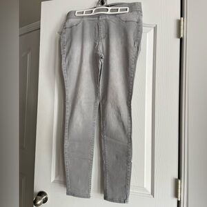 Old navy rockstar pull on jeans